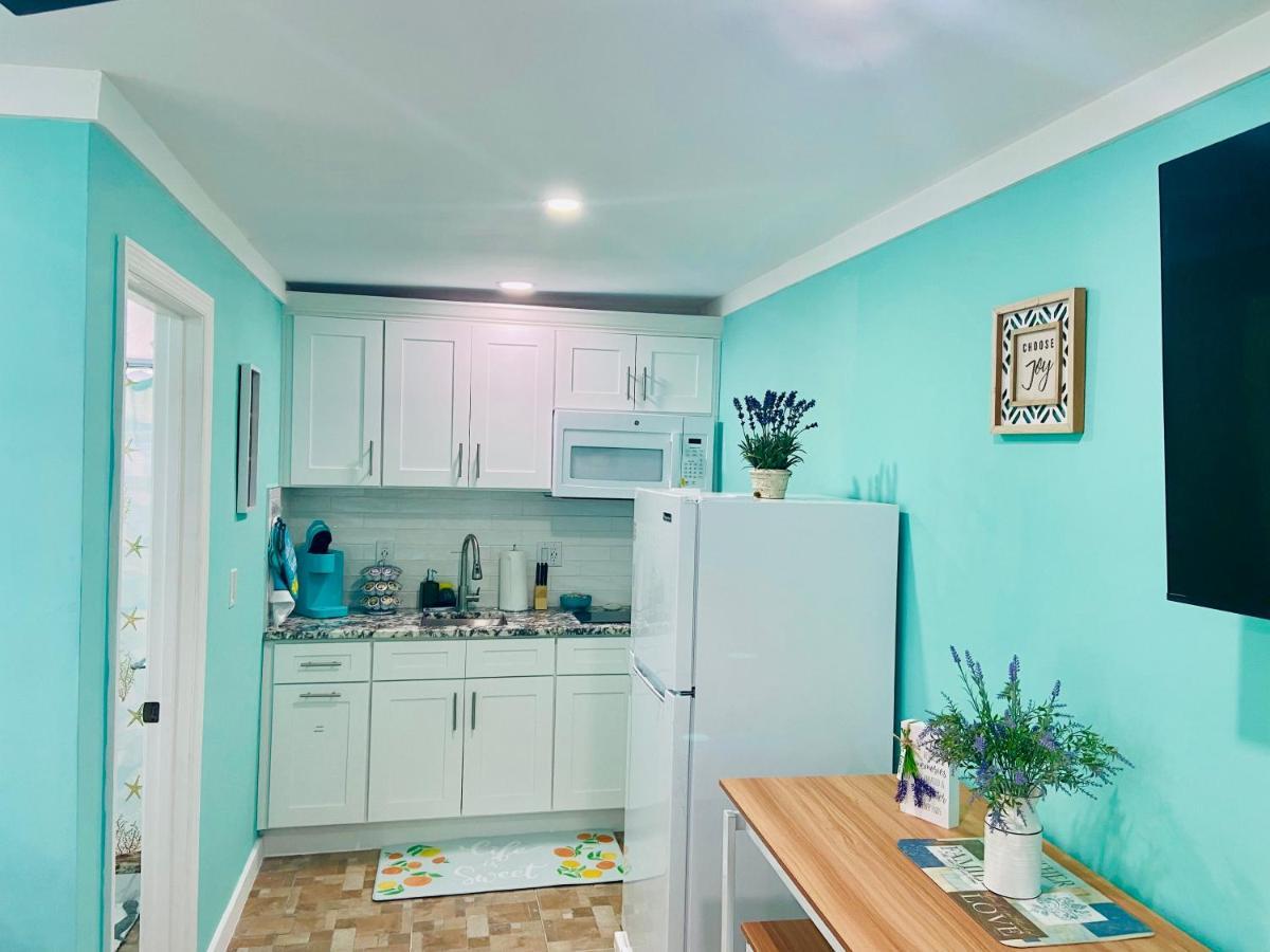 Beautiful And Comfortable Rom Apt # 2 Tampa Bagian luar foto