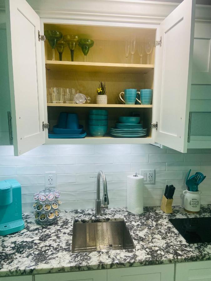 Beautiful And Comfortable Rom Apt # 2 Tampa Bagian luar foto
